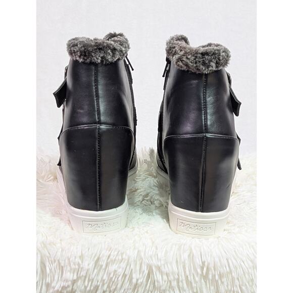 Coconuts by Matisse Size 7M Black Faux Fur-Lined Bootie w/3" Hidden Heel - Picture 5 of 8